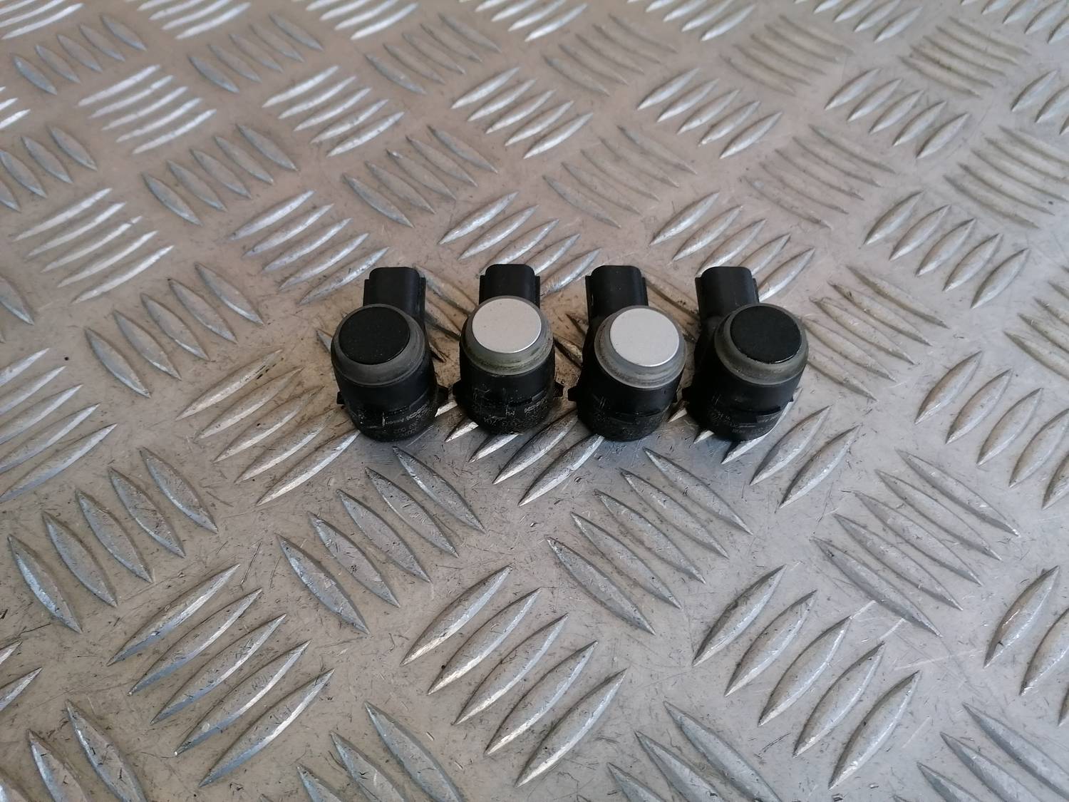 Parkošanās devējs priekš OPEL ASTRA J 2012 2 Parkošanās devējs priekš OPEL ASTRA J 2012