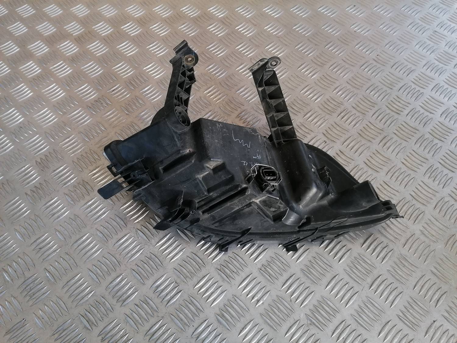 Miglas lukturis priekšā pa kreisi priekš OPEL ASTRA J 2012 4 Miglas lukturis priekšā pa kreisi priekš OPEL ASTRA J 2012