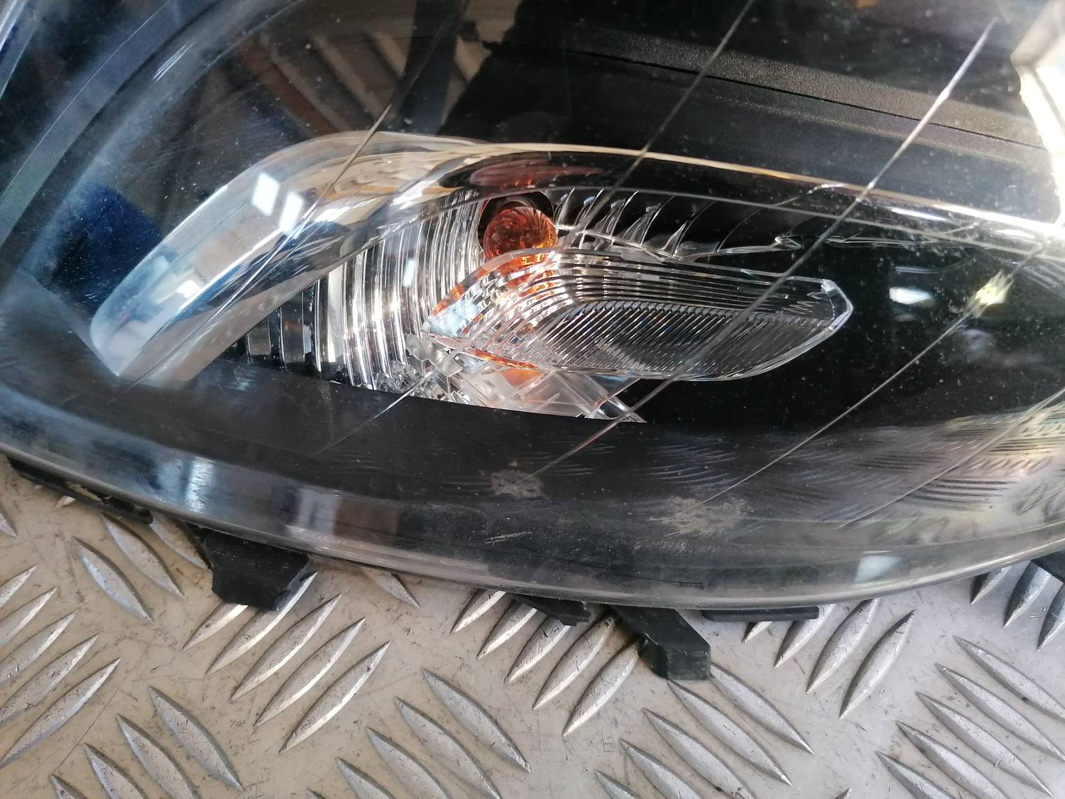 Miglas lukturis priekšā pa kreisi priekš OPEL ASTRA J 2012 3 Miglas lukturis priekšā pa kreisi priekš OPEL ASTRA J 2012