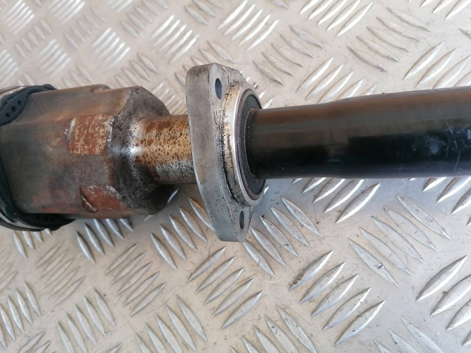 Pusass priekšēja labā priekš OPEL ASTRA J 2012 3 Pusass priekšēja labā priekš OPEL ASTRA J 2012