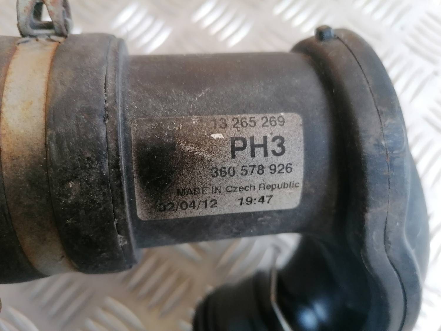 Interkulera caurule priekš OPEL ASTRA J 2012