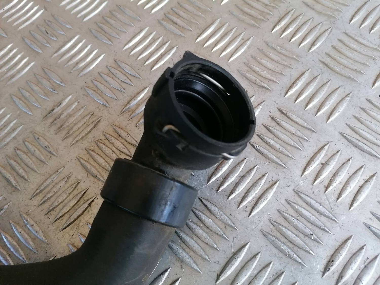 Dzesēšanas caurule priekš OPEL ASTRA J 2012 2 Dzesēšanas caurule priekš OPEL ASTRA J 2012