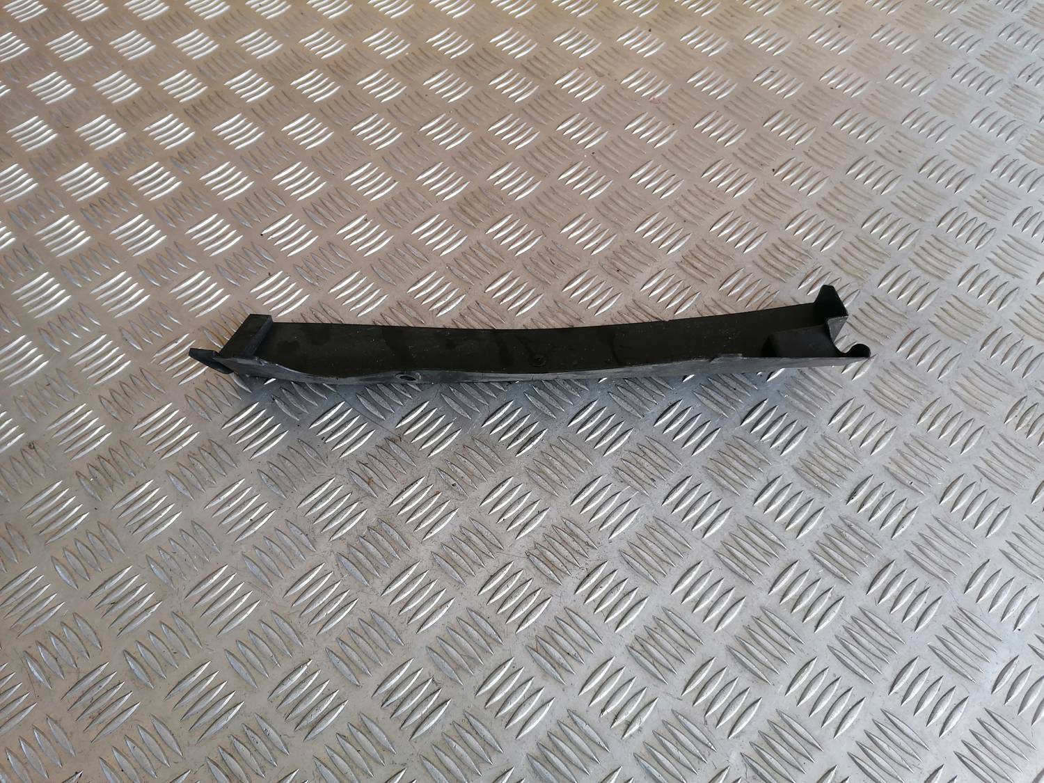 Vējstikla uzlika (deflektors) priekš OPEL ASTRA J 2012 1 Vējstikla uzlika (deflektors) priekš OPEL ASTRA J 2012