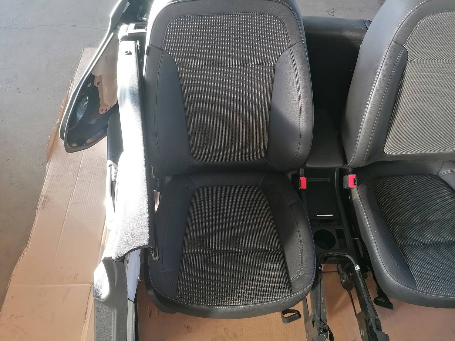 Sēdekļu komplekts priekš OPEL ASTRA J 2012 5 Sēdekļu komplekts priekš OPEL ASTRA J 2012