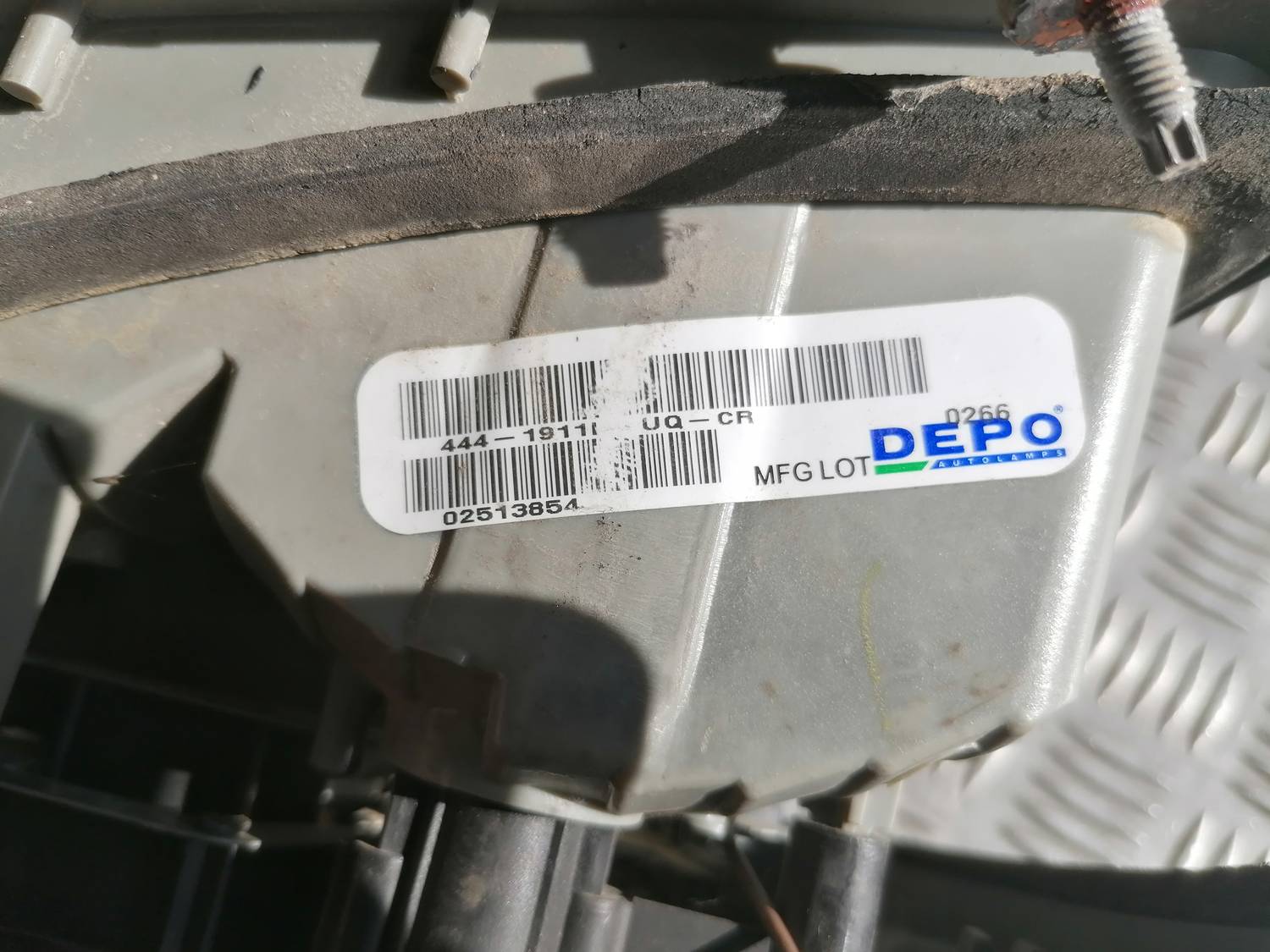 Aizmugurējais kreisais lukturis priekš BMW 318D E46 2002 SEDAN 4 Aizmugurējais kreisais lukturis priekš BMW 318D E46 2002 SEDAN