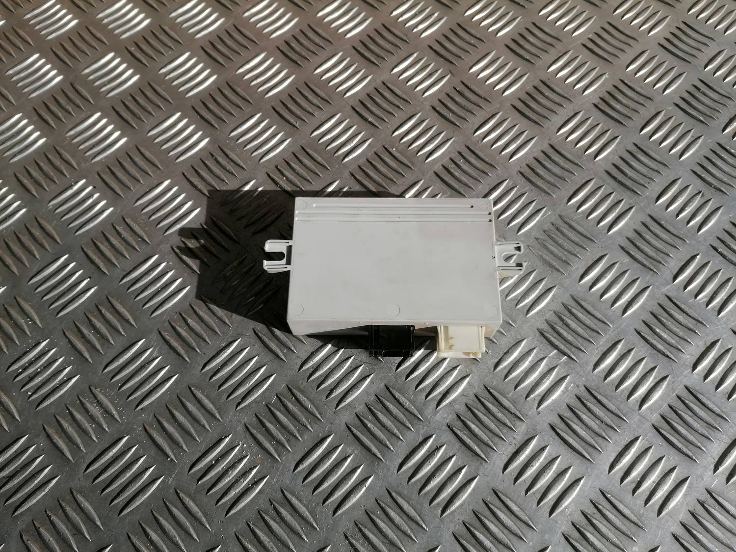 Parkošanās devēju vadības bloks priekš BMW 318D E46 2002 SEDAN