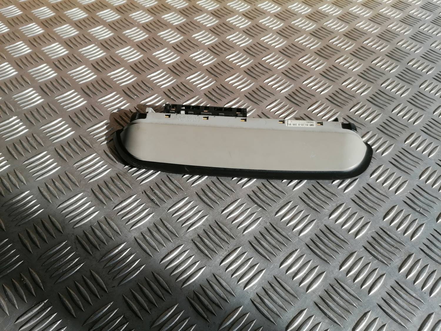 Stop signāls priekš BMW 318D E46 2002 SEDAN 1 Stop signāls priekš BMW 318D E46 2002 SEDAN