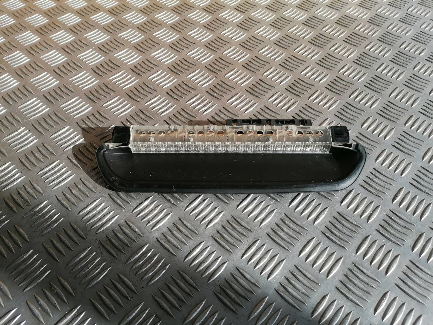 Stop signāls priekš BMW 318D E46 2002 SEDAN 4 Stop signāls priekš BMW 318D E46 2002 SEDAN