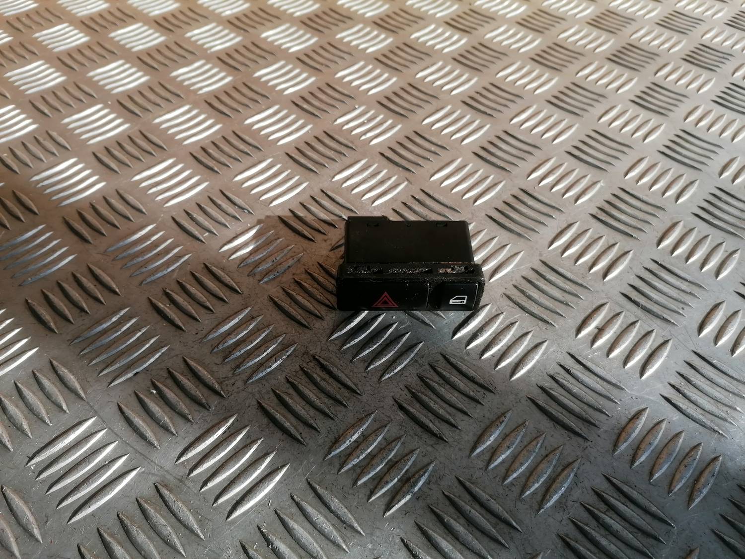 Mērinstrumentu paneļa pārslēgšanas pogas priekš BMW 318D E46 2002 SEDAN 1 Mērinstrumentu paneļa pārslēgšanas pogas priekš BMW 318D E46 2002 SEDAN