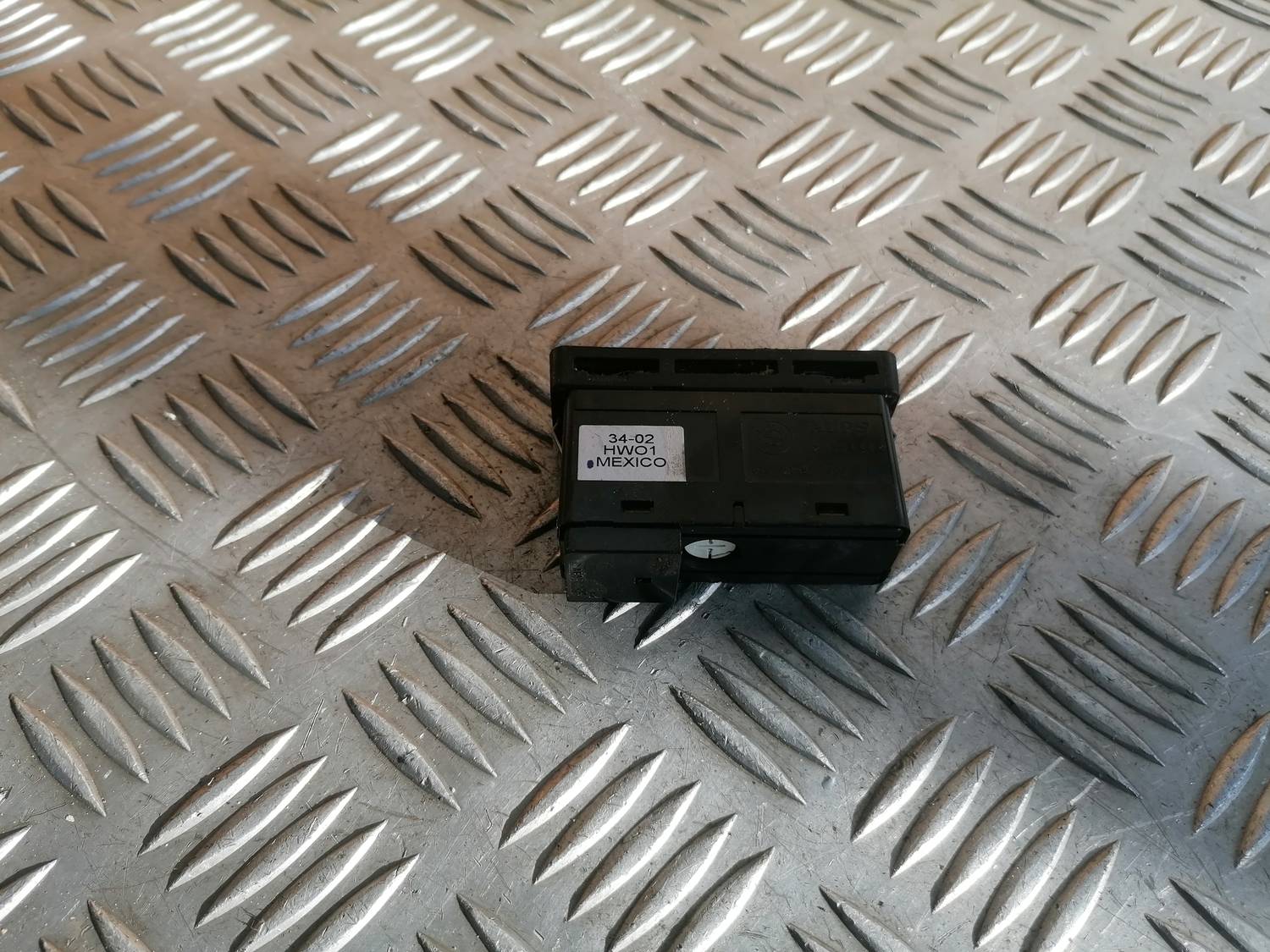 Mērinstrumentu paneļa pārslēgšanas pogas priekš BMW 318D E46 2002 SEDAN 3 Mērinstrumentu paneļa pārslēgšanas pogas priekš BMW 318D E46 2002 SEDAN