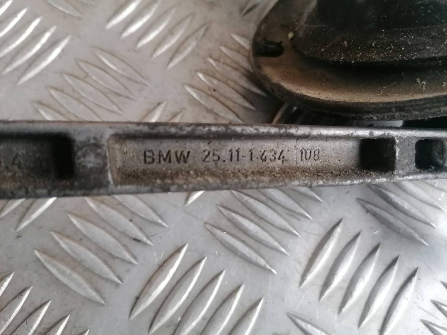 Ātrumu pārslēgšanas slēdzis priekš BMW 318D E46 2002 SEDAN 4 Ātrumu pārslēgšanas slēdzis priekš BMW 318D E46 2002 SEDAN