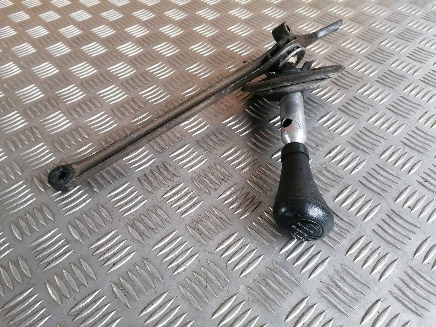 Ātrumu pārslēgšanas slēdzis priekš BMW 318D E46 2002 SEDAN 3 Ātrumu pārslēgšanas slēdzis priekš BMW 318D E46 2002 SEDAN