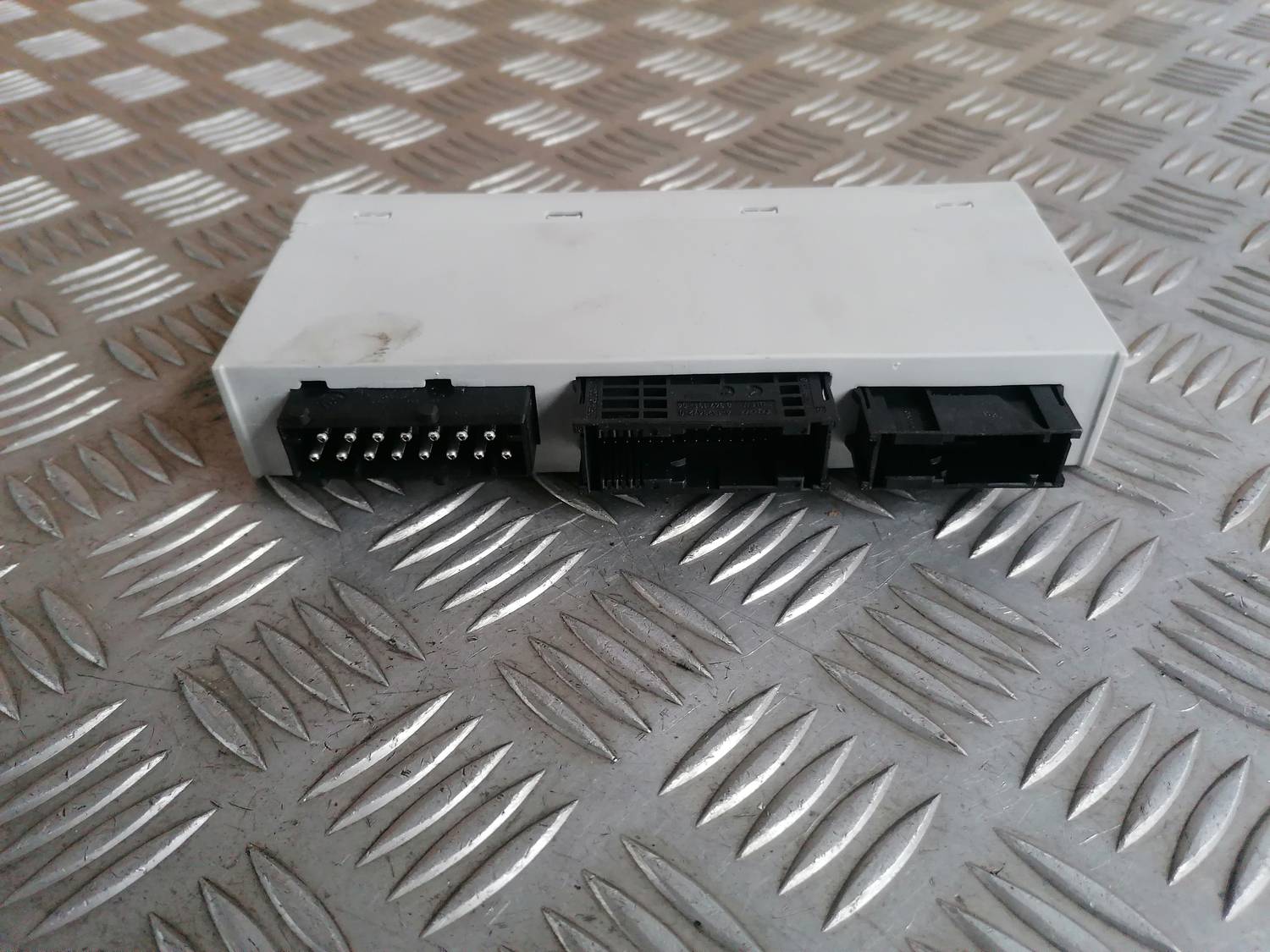 Komforta vadības bloks priekš BMW 318D E46 2002 SEDAN 3 Komforta vadības bloks priekš BMW 318D E46 2002 SEDAN