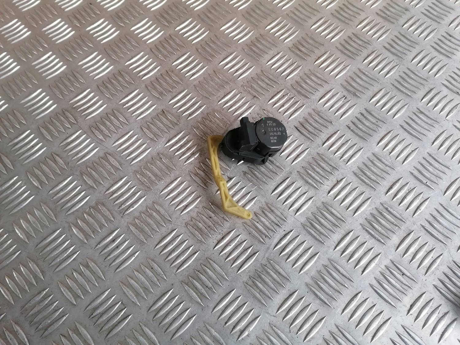 Apsildes sistēmas aktuators priekš BMW 318D E46 2002 SEDAN