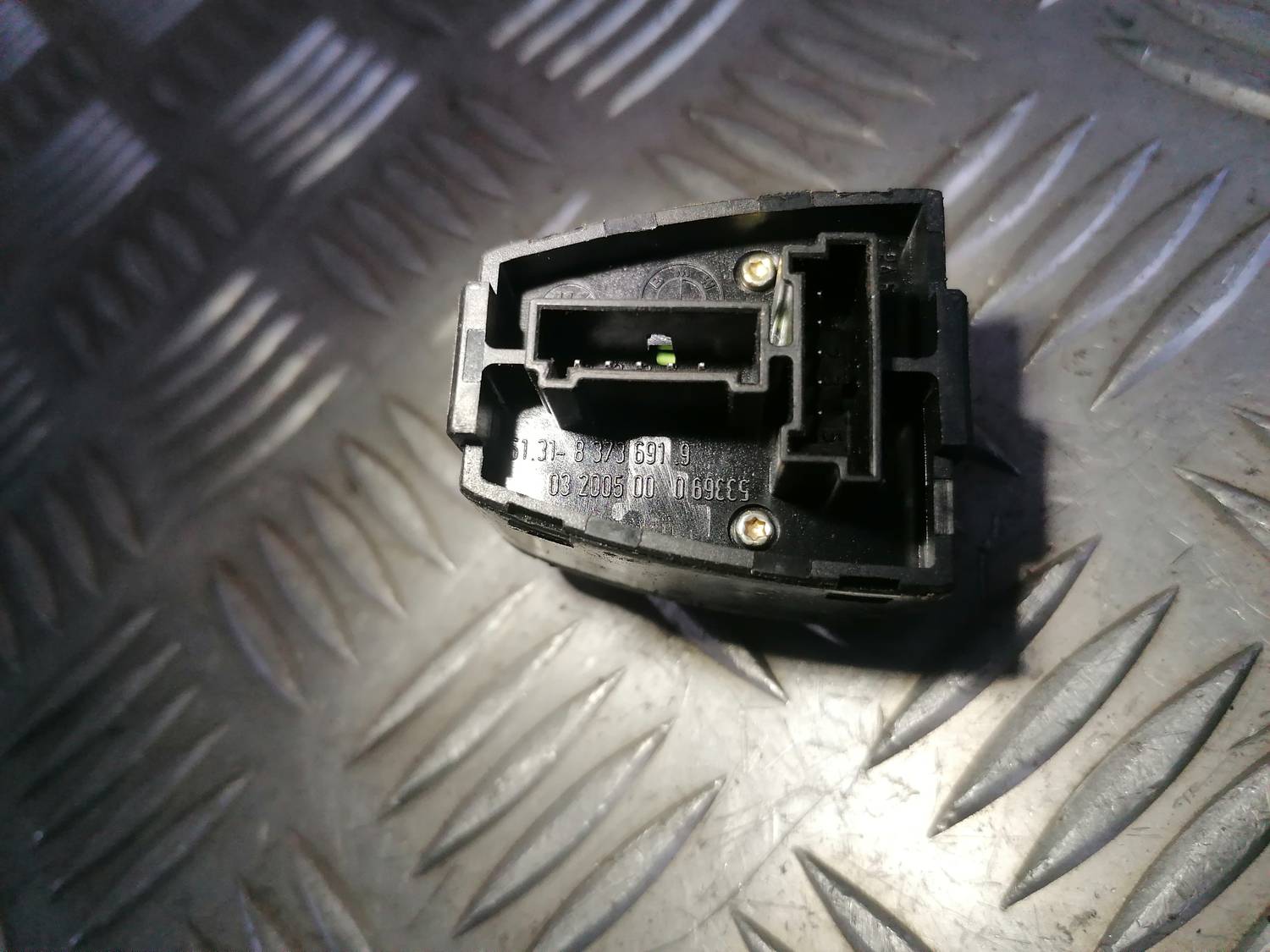 Spoguļa regulēšanas poga priekš BMW 318D E46 2002 SEDAN 5 Spoguļa regulēšanas poga priekš BMW 318D E46 2002 SEDAN