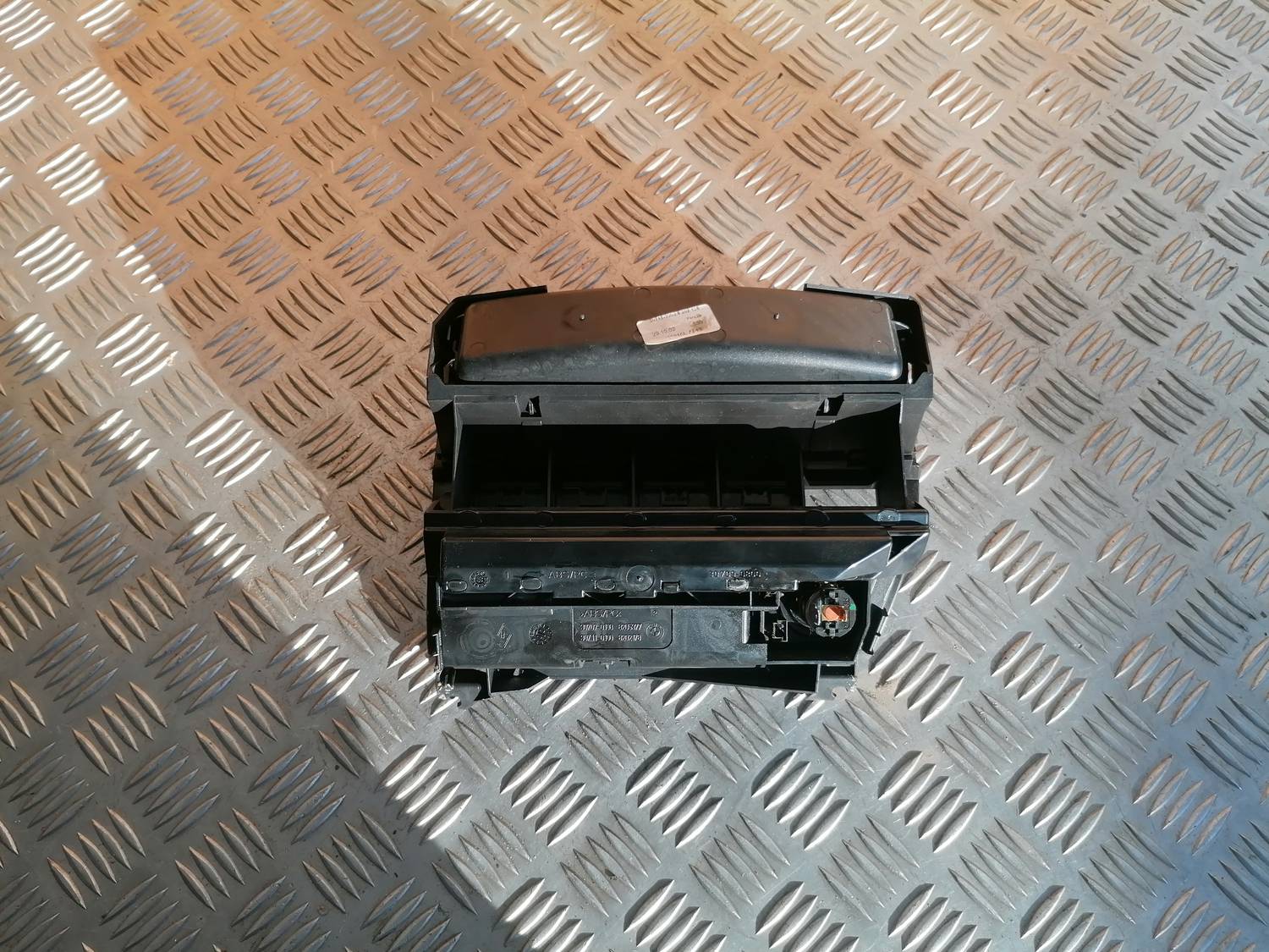 Pelnu trauks priekš BMW 318D E46 2002 SEDAN