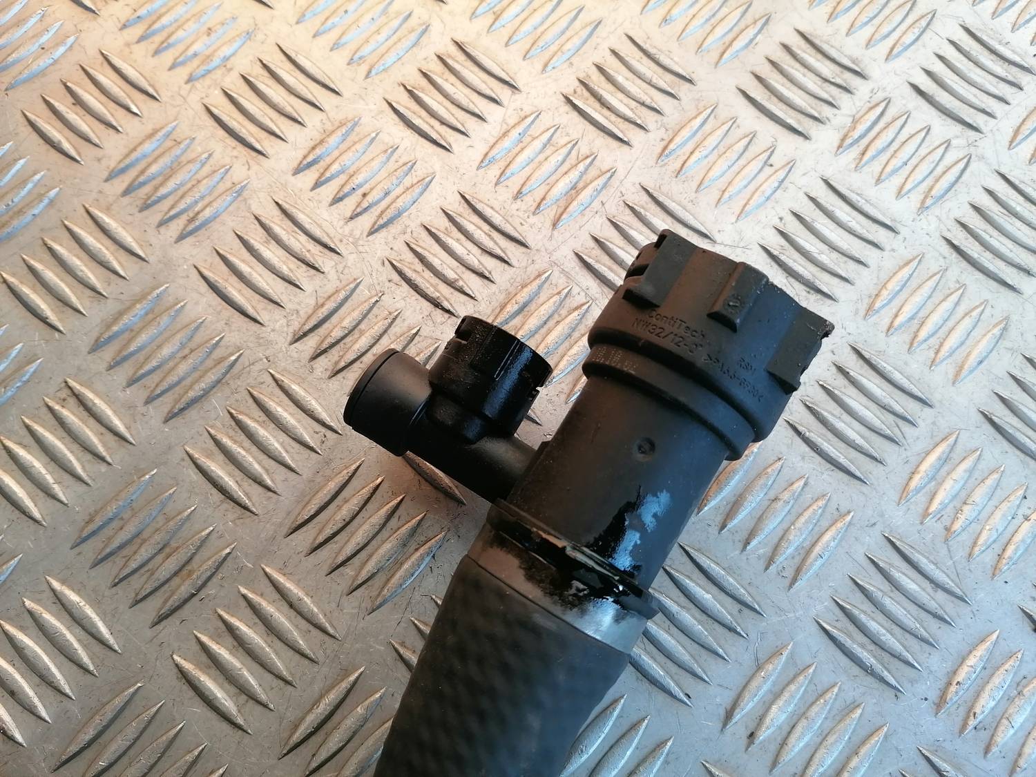 Dzesēšanas caurule priekš BMW 318D E46 2002 SEDAN 4 Dzesēšanas caurule priekš BMW 318D E46 2002 SEDAN