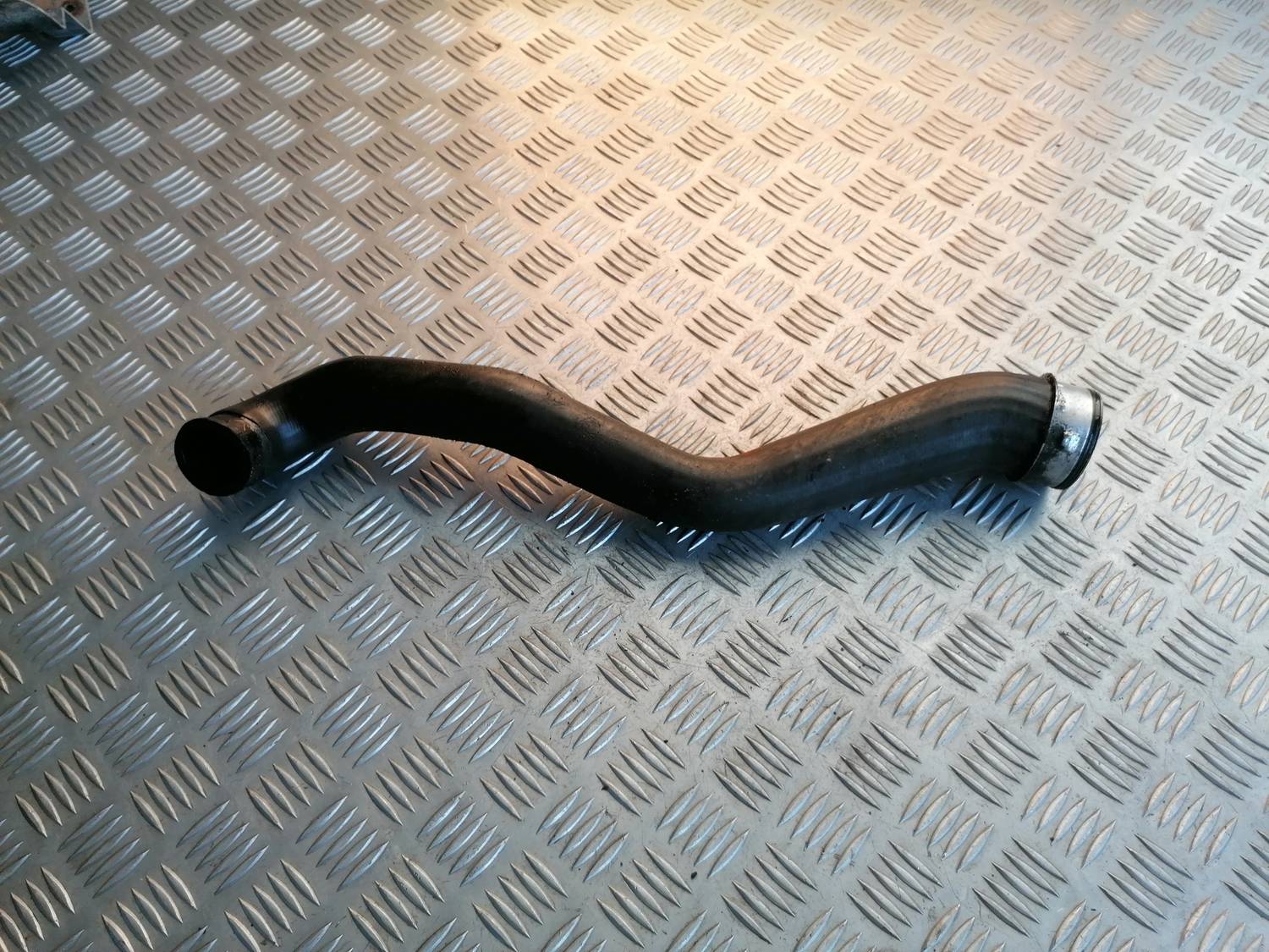 Interkulera caurule priekš BMW 318D E46 2002 SEDAN 3 Interkulera caurule priekš BMW 318D E46 2002 SEDAN