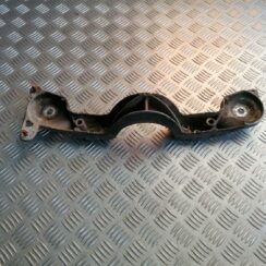 Aizmugurēja reduktora kronšteins priekš BMW 318D E46 2002 SEDAN