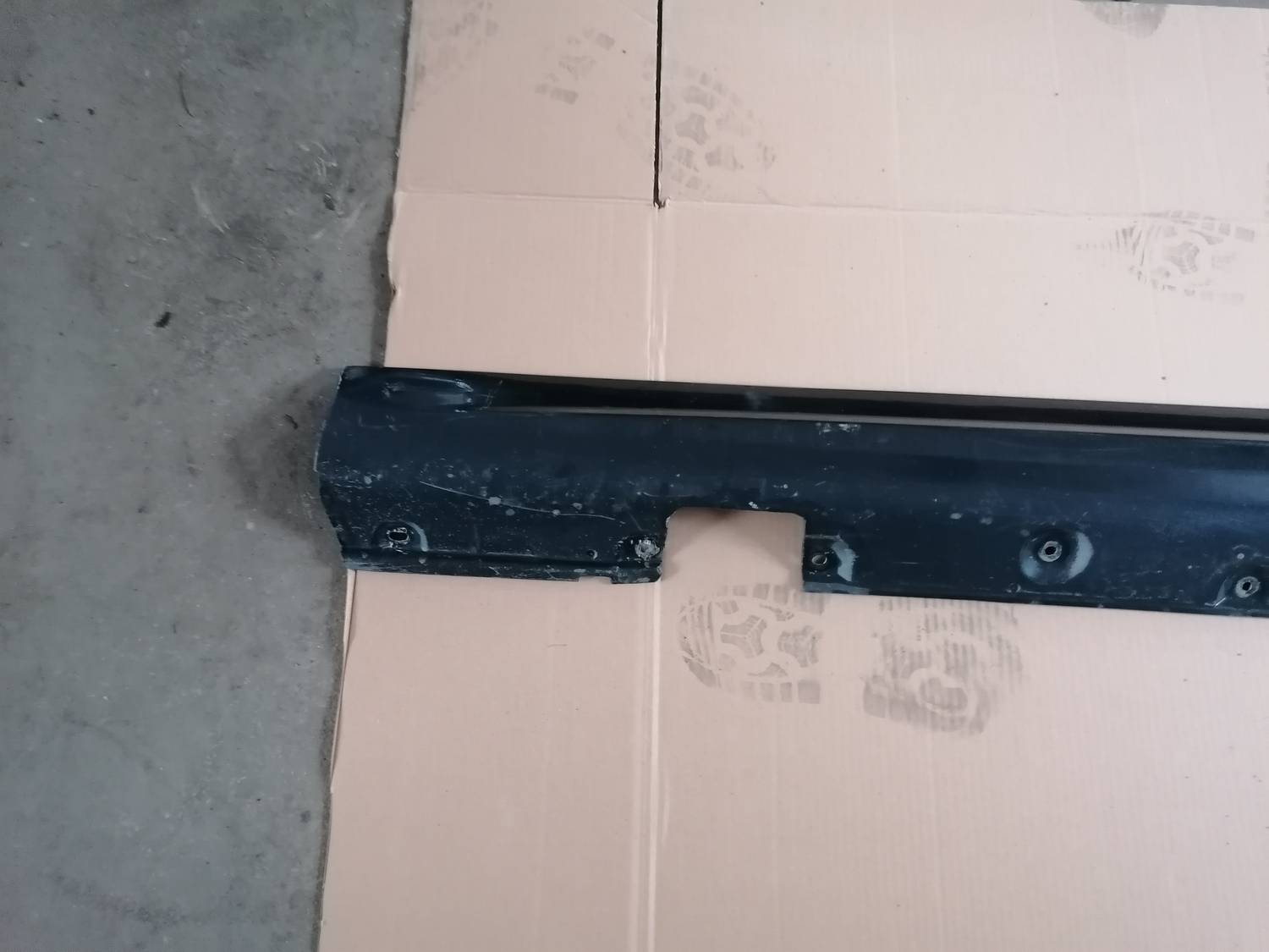 Ārēja sliekšņa kreisa uzlika priekš BMW 318D E46 2002 SEDAN 2 Ārēja sliekšņa kreisa uzlika priekš BMW 318D E46 2002 SEDAN