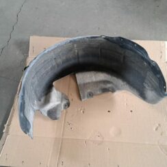 Aizmugurējais kreisais paspārns priekš VOLVO V70 2009