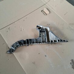 Aizmugurējā spārna un bufera stiprinājums priekš VOLVO V70 2009