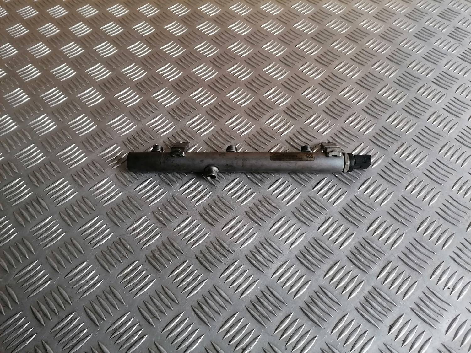 Degvielas sadales caurule priekš MERCEDES BENZ ML280 2008 OBSIDIAN BLACK 1 Degvielas sadales caurule priekš MERCEDES BENZ ML280 2008 OBSIDIAN BLACK