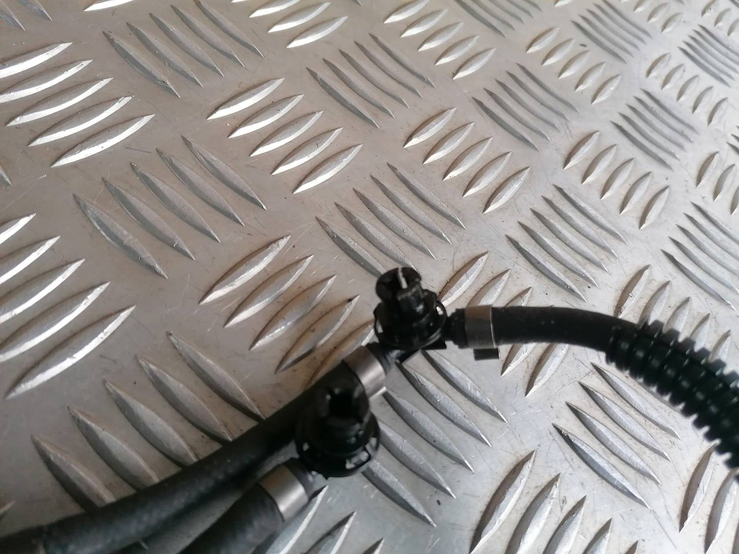 Degvielas atgriešanas caurule priekš MERCEDES BENZ ML280 2008 OBSIDIAN BLACK 4 Degvielas atgriešanas caurule priekš MERCEDES BENZ ML280 2008 OBSIDIAN BLACK