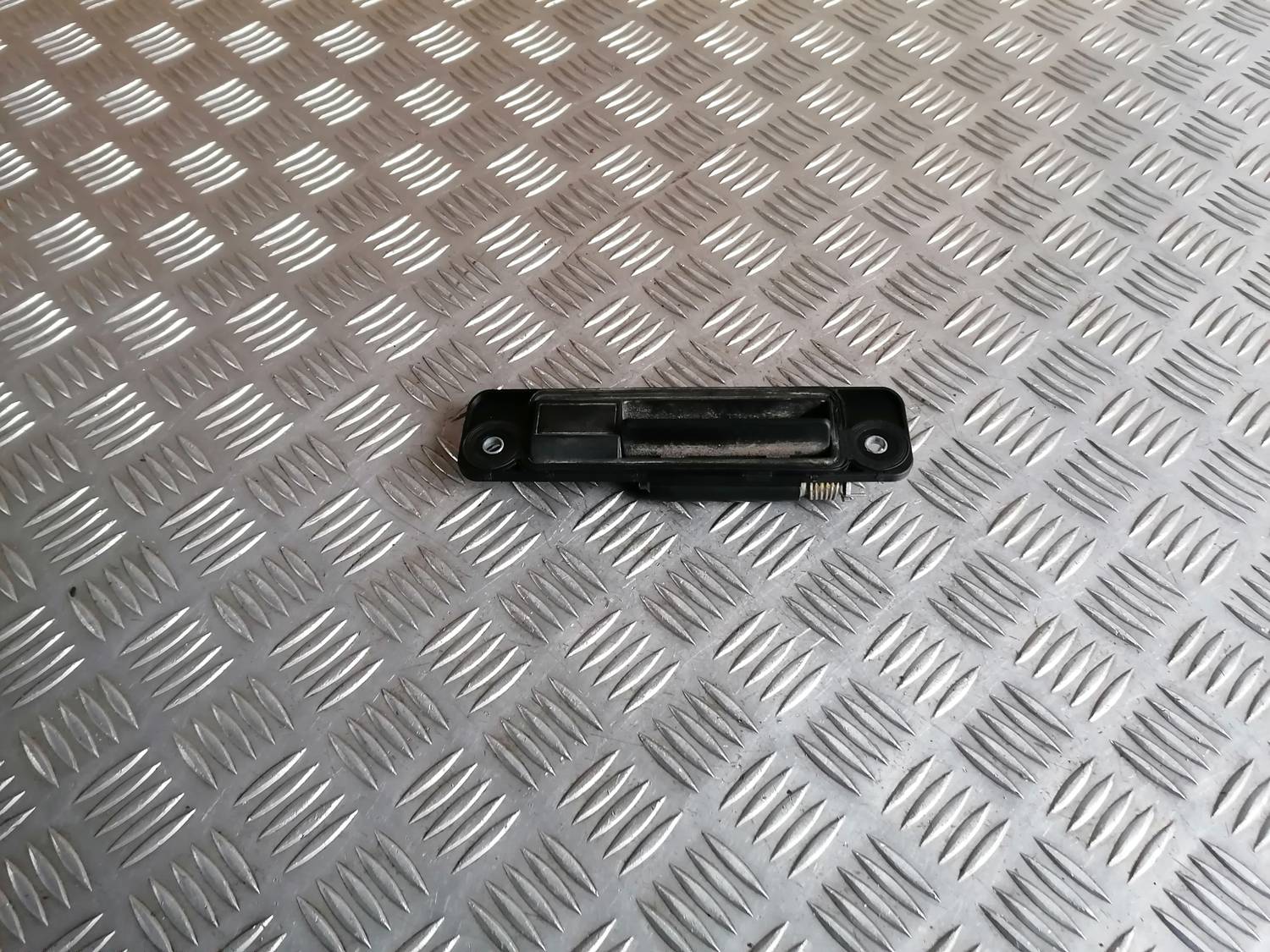 Bagažnieka vāka rokturis priekš MERCEDES BENZ ML280 2008 OBSIDIAN BLACK 1 Bagažnieka vāka rokturis priekš MERCEDES BENZ ML280 2008 OBSIDIAN BLACK