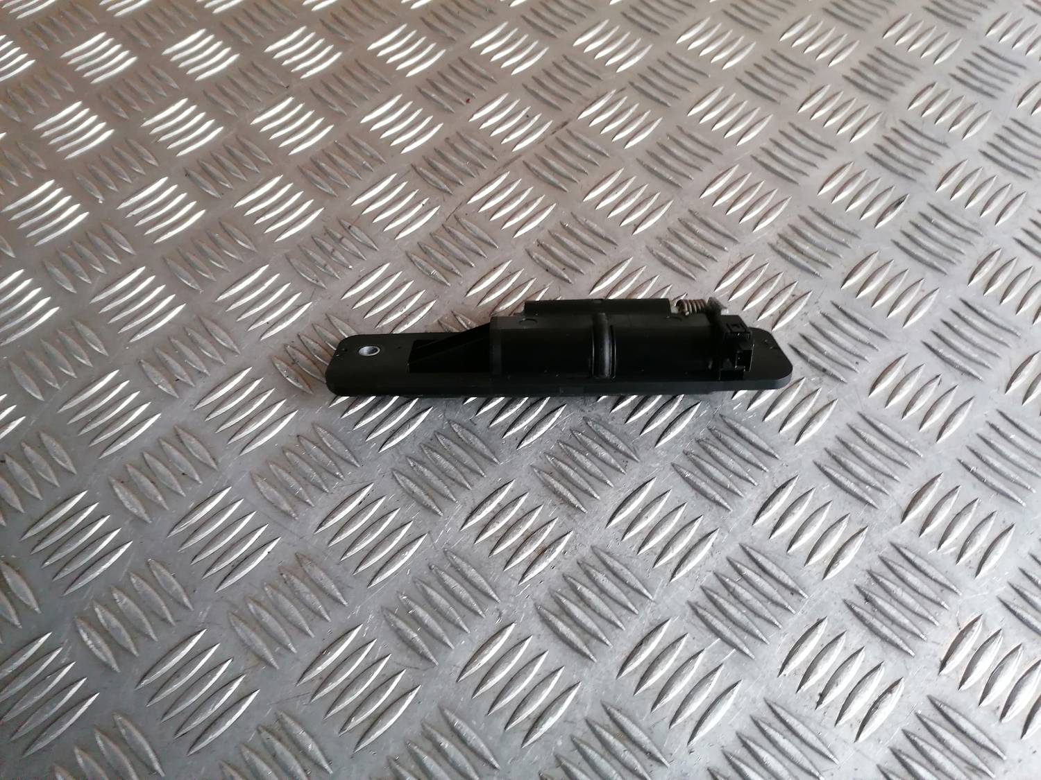 Bagažnieka vāka rokturis priekš MERCEDES BENZ ML280 2008 OBSIDIAN BLACK 3 Bagažnieka vāka rokturis priekš MERCEDES BENZ ML280 2008 OBSIDIAN BLACK