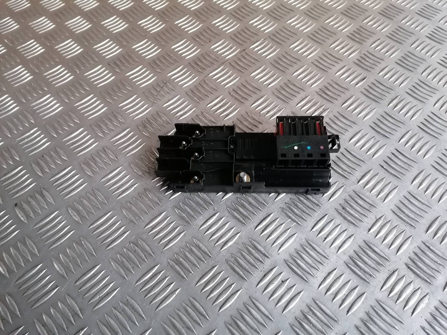 Drošinātāju bloks priekš MERCEDES BENZ ML280 2008 OBSIDIAN BLACK 1 Drošinātāju bloks priekš MERCEDES BENZ ML280 2008 OBSIDIAN BLACK