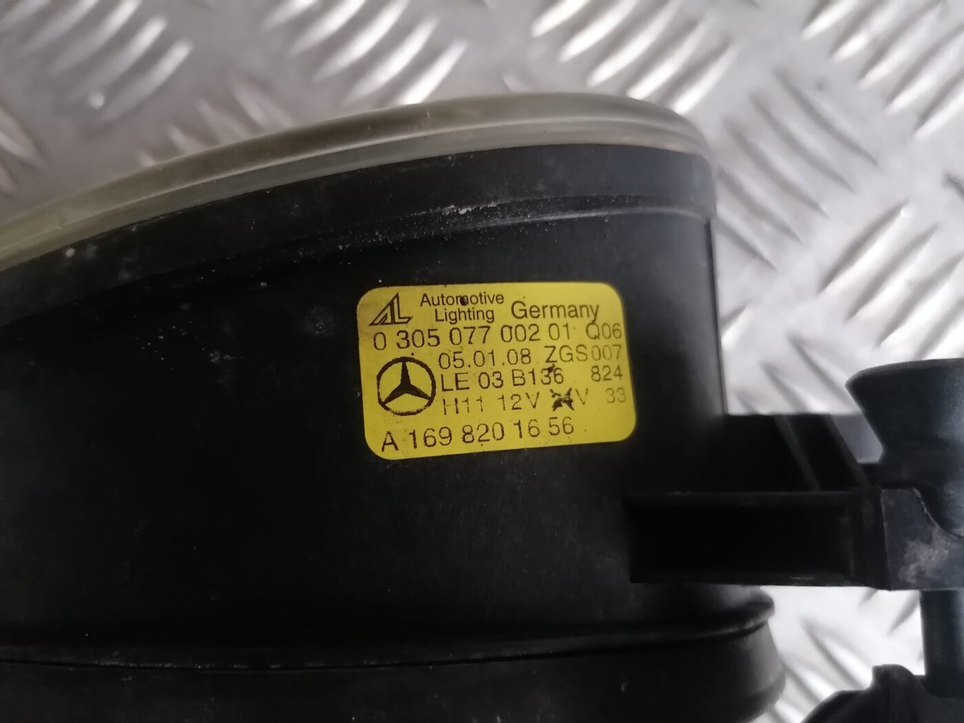 Miglas lukturis priekšā labajā pusē priekš MERCEDES BENZ ML280 2008 OBSIDIAN BLACK 4 Miglas lukturis priekšā labajā pusē priekš MERCEDES BENZ ML280 2008 OBSIDIAN BLACK