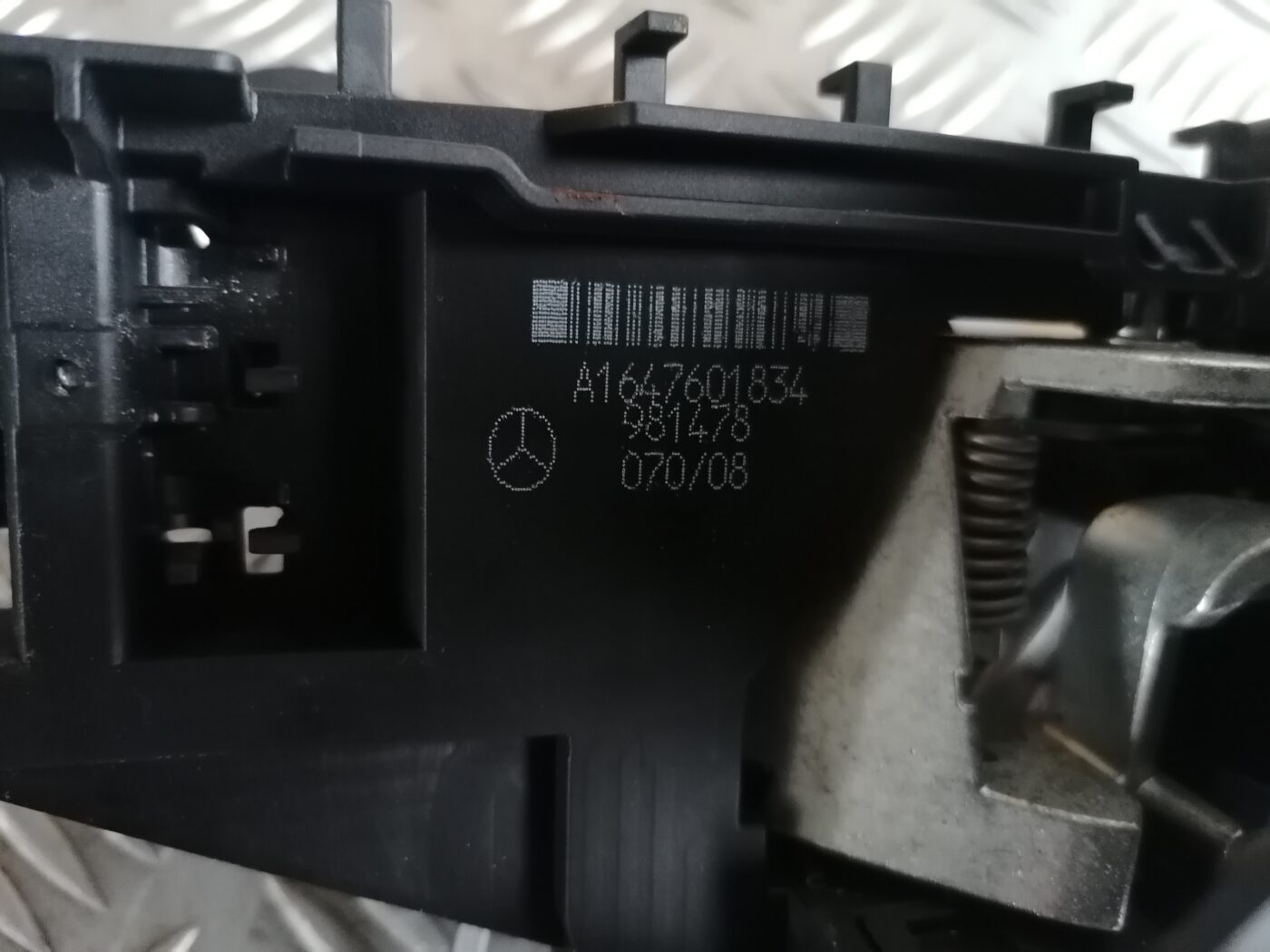 Priekšējāis labais durvju rokturis priekš MERCEDES BENZ ML280 2008 OBSIDIAN BLACK