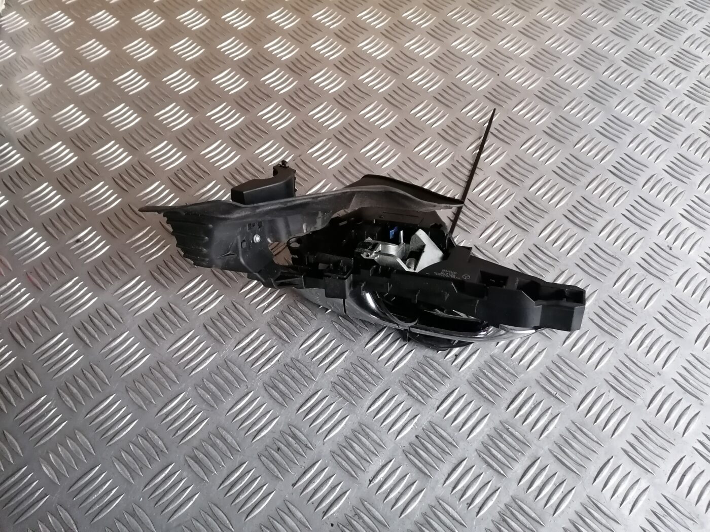 Priekšējāis labais durvju rokturis priekš MERCEDES BENZ ML280 2008 OBSIDIAN BLACK