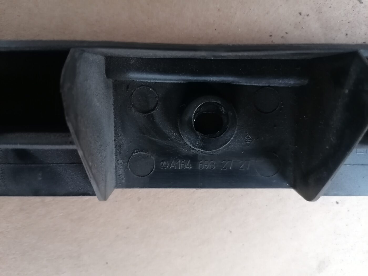 Sliekšņa kronšteins priekš MERCEDES BENZ ML280 2008 OBSIDIAN BLACK