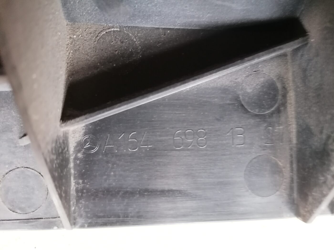 Sliekšņa kronšteins priekš MERCEDES BENZ ML280 2008 OBSIDIAN BLACK 5 Sliekšņa kronšteins priekš MERCEDES BENZ ML280 2008 OBSIDIAN BLACK