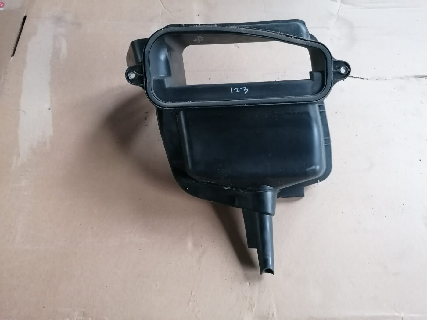 Salona gaisa vads priekš MERCEDES BENZ ML280 2008 OBSIDIAN BLACK 6 Salona gaisa vads priekš MERCEDES BENZ ML280 2008 OBSIDIAN BLACK