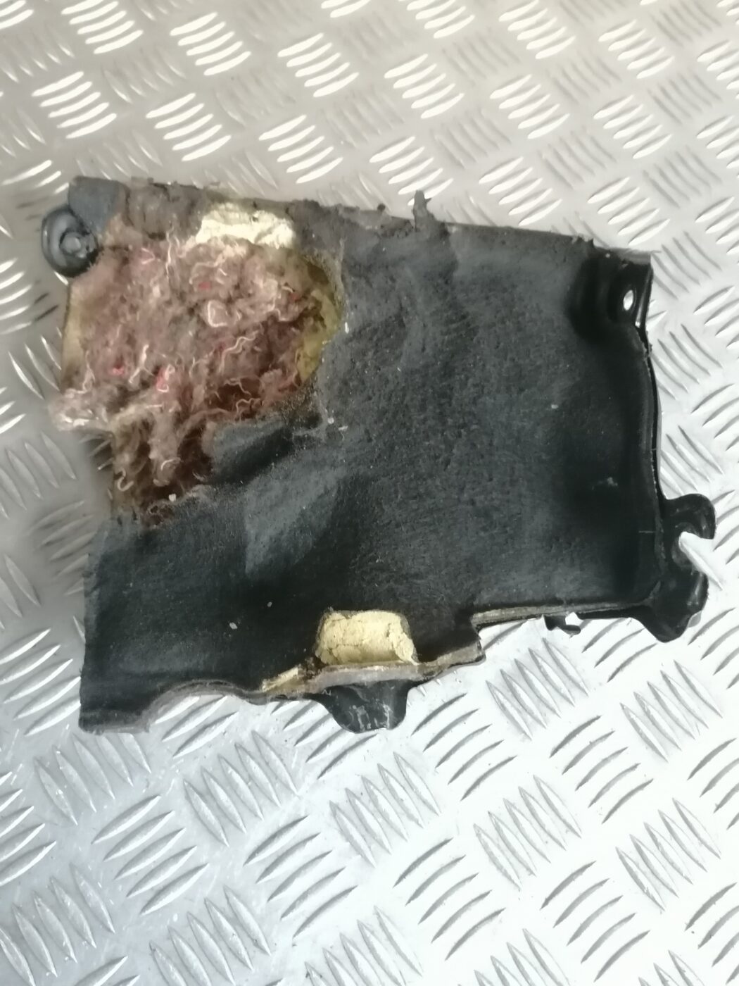 Pārsega trokšņa izolācija priekš MERCEDES BENZ ML280 2008 OBSIDIAN BLACK 4 Pārsega trokšņa izolācija priekš MERCEDES BENZ ML280 2008 OBSIDIAN BLACK