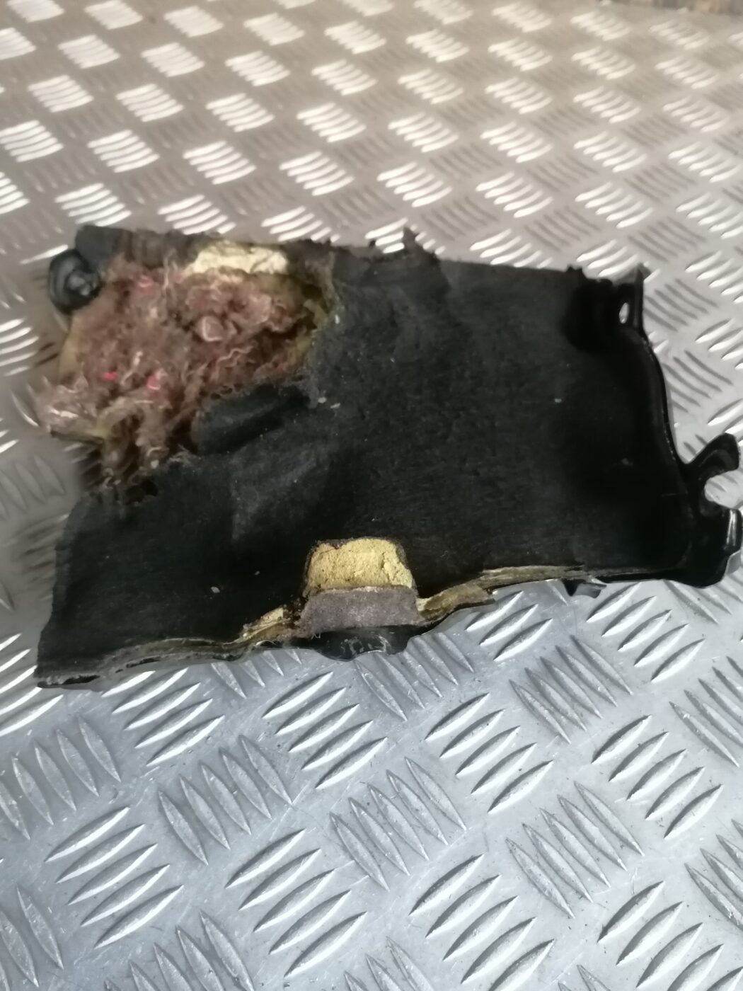 Pārsega trokšņa izolācija priekš MERCEDES BENZ ML280 2008 OBSIDIAN BLACK 3 Pārsega trokšņa izolācija priekš MERCEDES BENZ ML280 2008 OBSIDIAN BLACK