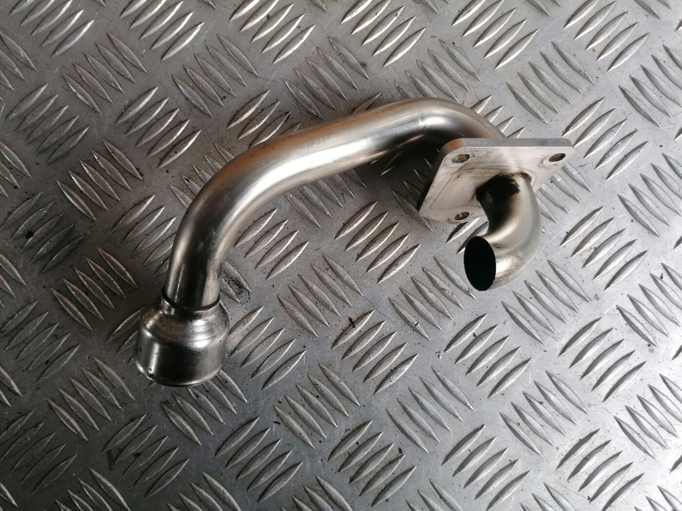 EGR caurule priekš MERCEDES BENZ ML280 2008 OBSIDIAN BLACK 3 EGR caurule priekš MERCEDES BENZ ML280 2008 OBSIDIAN BLACK