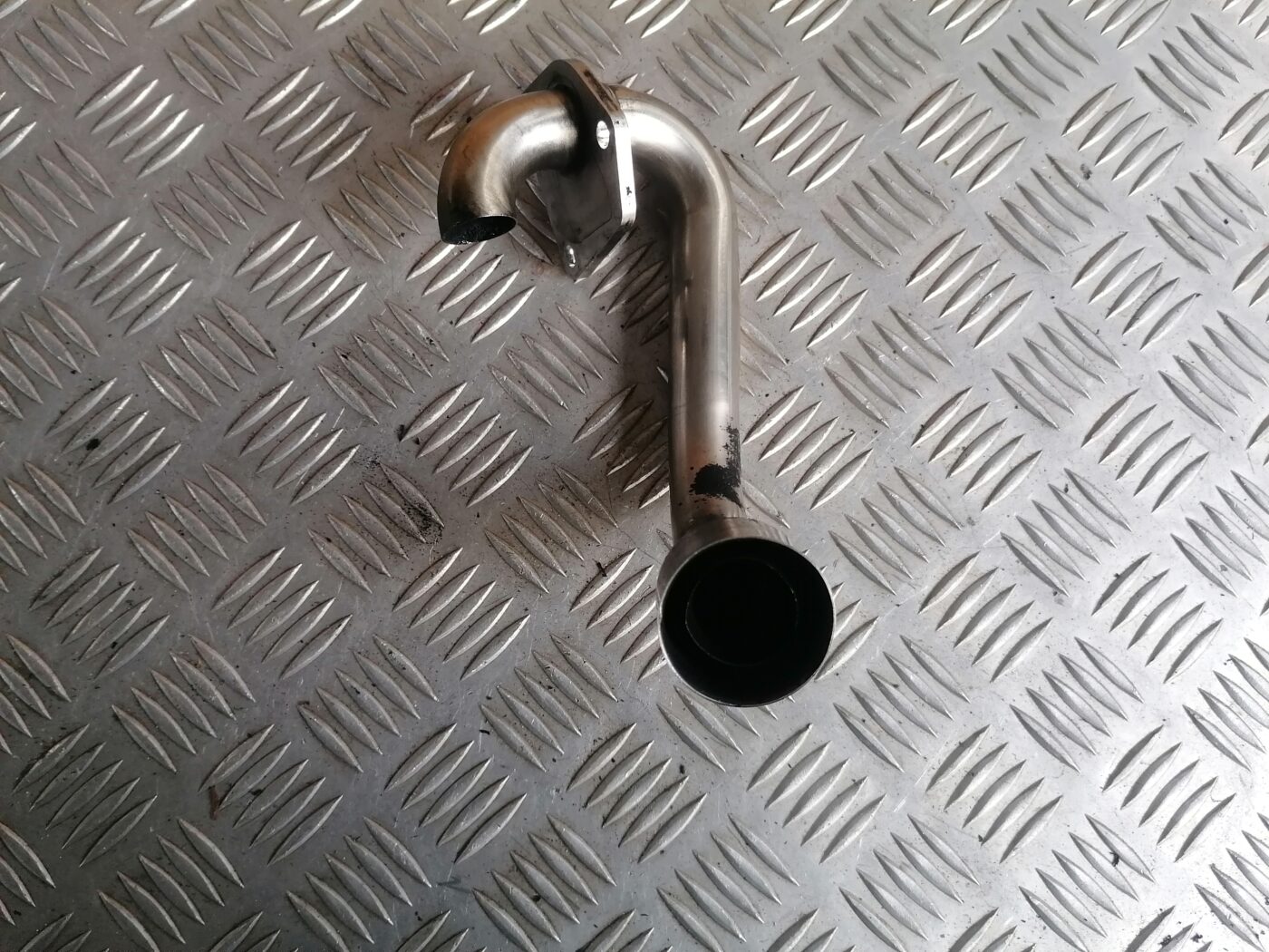 EGR caurule priekš MERCEDES BENZ ML280 2008 OBSIDIAN BLACK 4 EGR caurule priekš MERCEDES BENZ ML280 2008 OBSIDIAN BLACK