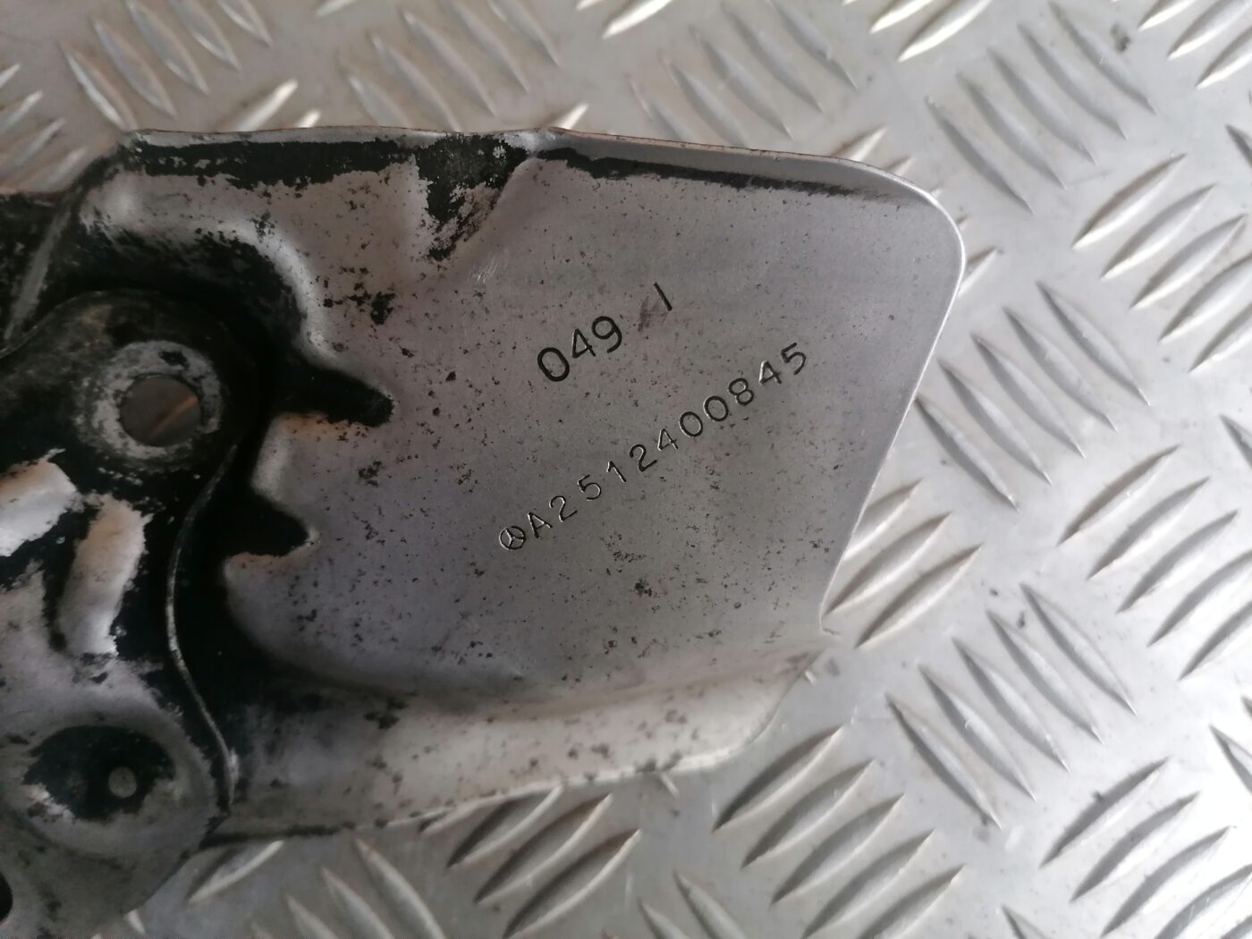 Dzinēja aizsargdaļas priekš MERCEDES BENZ ML280 2008 OBSIDIAN BLACK 8 Dzinēja aizsargdaļas priekš MERCEDES BENZ ML280 2008 OBSIDIAN BLACK