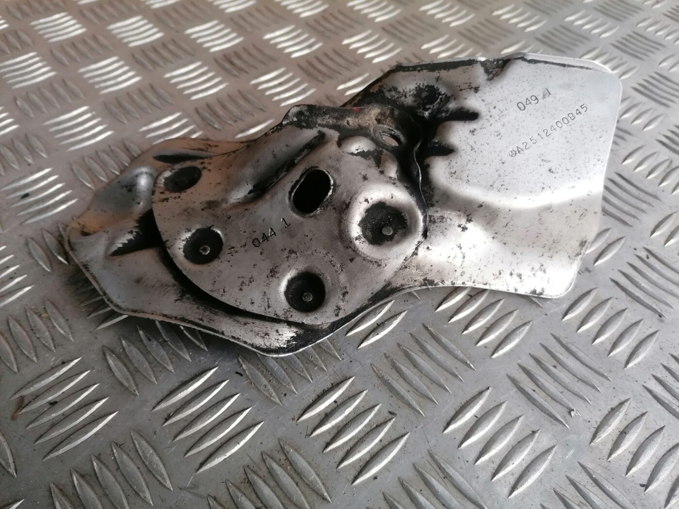 Dzinēja aizsargdaļas priekš MERCEDES BENZ ML280 2008 OBSIDIAN BLACK 5 Dzinēja aizsargdaļas priekš MERCEDES BENZ ML280 2008 OBSIDIAN BLACK