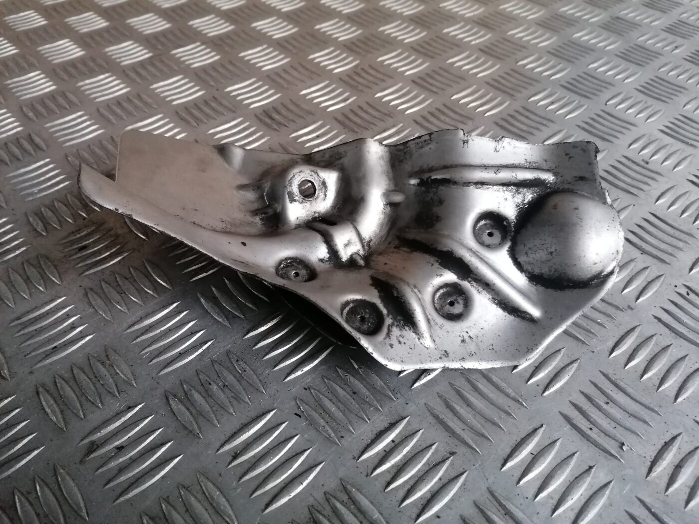 Dzinēja aizsargdaļas priekš MERCEDES BENZ ML280 2008 OBSIDIAN BLACK 6 Dzinēja aizsargdaļas priekš MERCEDES BENZ ML280 2008 OBSIDIAN BLACK