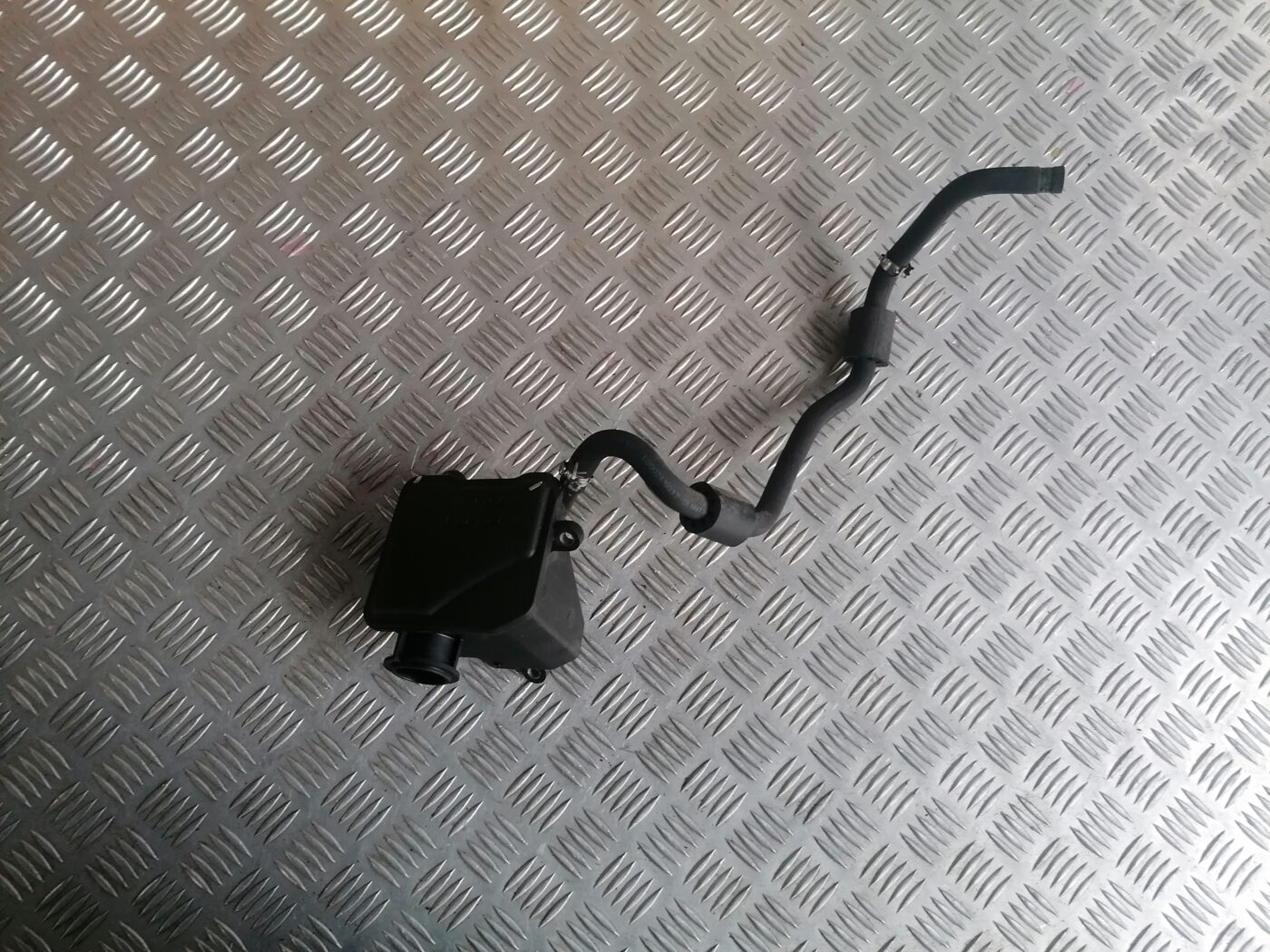 Stūres pastiprinātāja tvertne priekš MERCEDES BENZ ML280 2008 OBSIDIAN BLACK 1 Stūres pastiprinātāja tvertne priekš MERCEDES BENZ ML280 2008 OBSIDIAN BLACK