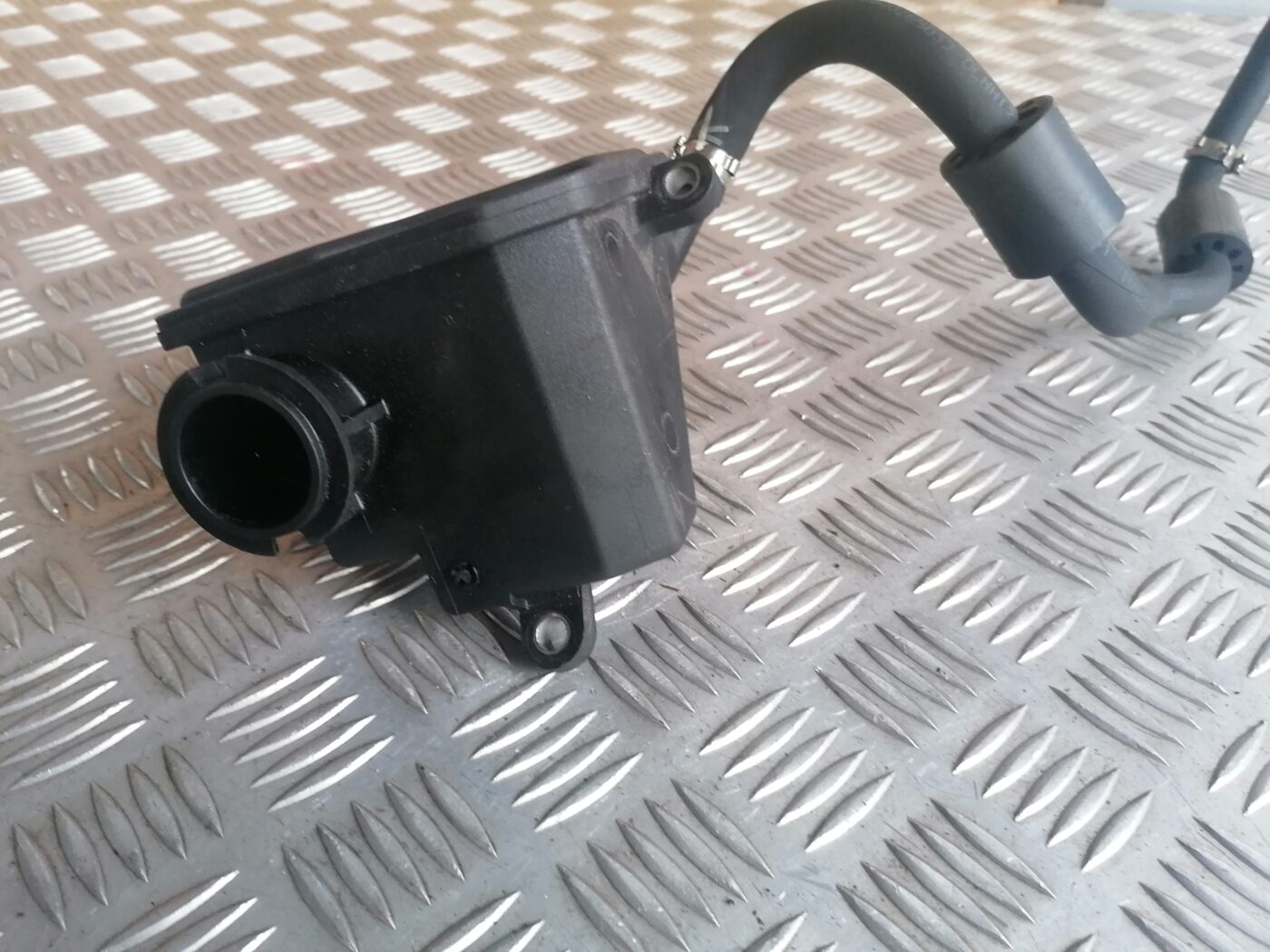 Stūres pastiprinātāja tvertne priekš MERCEDES BENZ ML280 2008 OBSIDIAN BLACK 4 Stūres pastiprinātāja tvertne priekš MERCEDES BENZ ML280 2008 OBSIDIAN BLACK