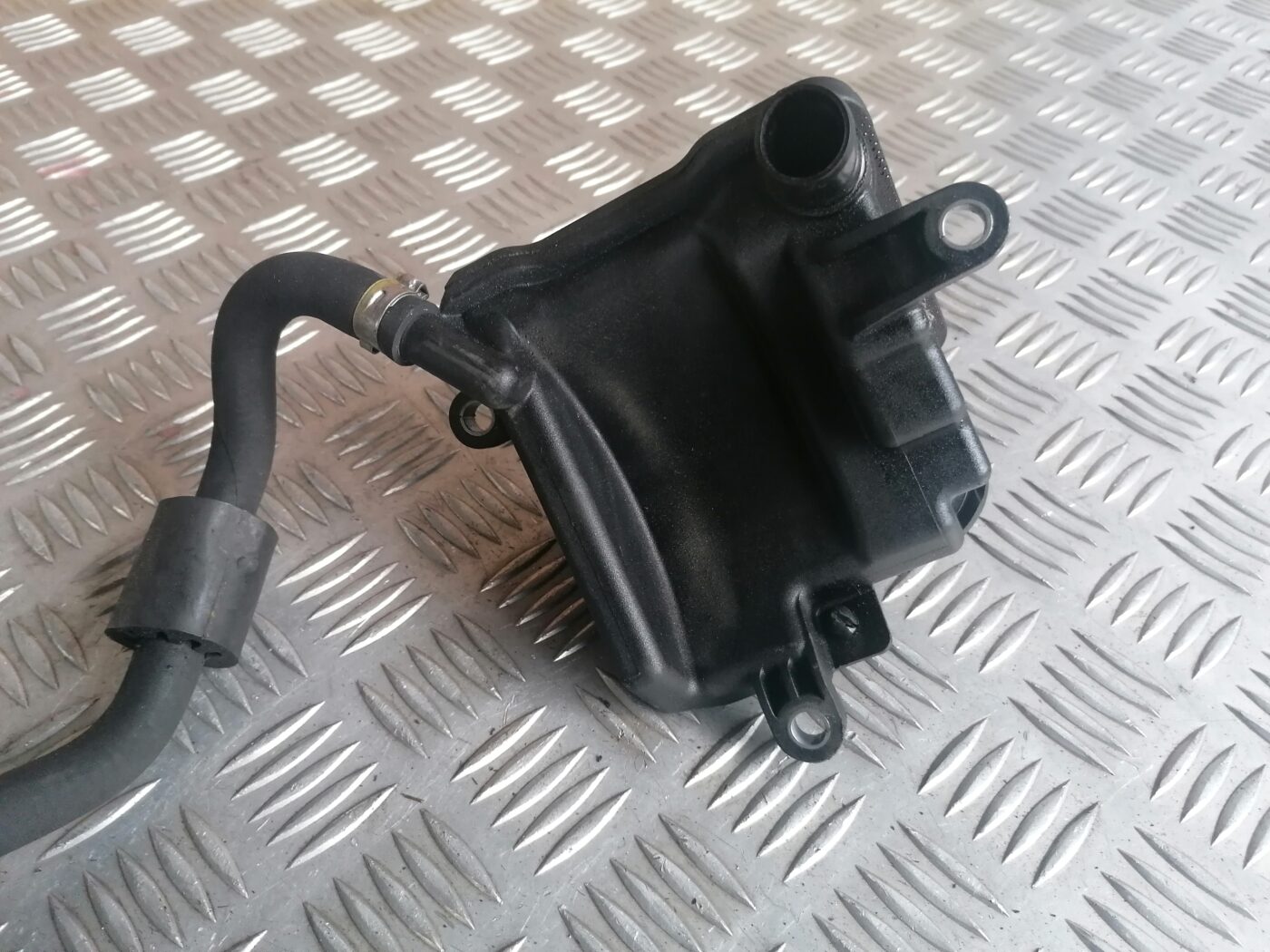 Stūres pastiprinātāja tvertne priekš MERCEDES BENZ ML280 2008 OBSIDIAN BLACK 8 Stūres pastiprinātāja tvertne priekš MERCEDES BENZ ML280 2008 OBSIDIAN BLACK