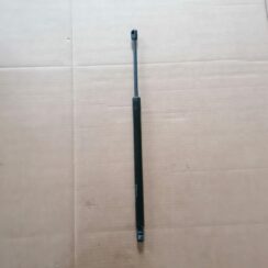 Bagažnieka vāka amortizators priekš MERCEDES BENZ ML280 2008 OBSIDIAN BLACK