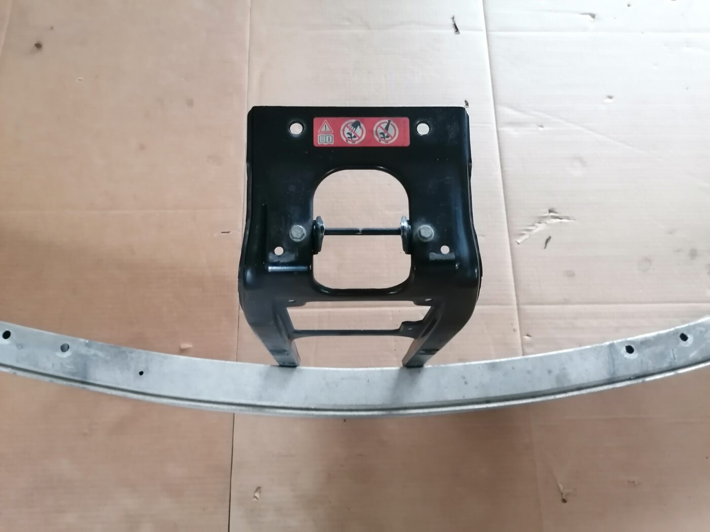 Priekšējā bufera pastiprinātājs priekš MERCEDES BENZ ML280 2008 OBSIDIAN BLACK 3 Priekšējā bufera pastiprinātājs priekš MERCEDES BENZ ML280 2008 OBSIDIAN BLACK