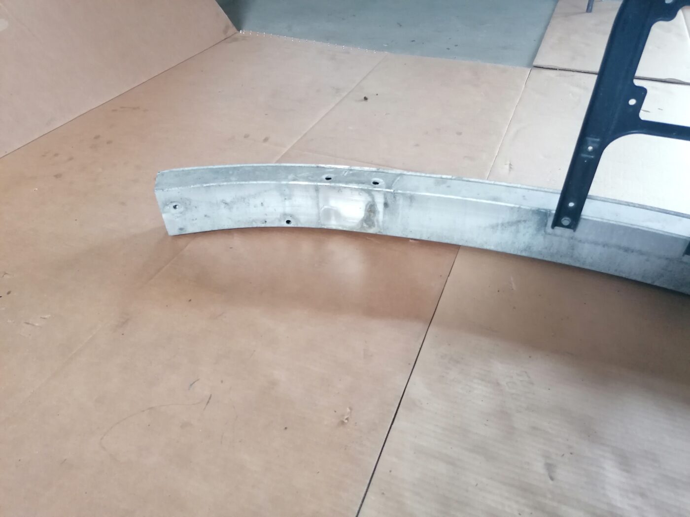 Priekšējā bufera pastiprinātājs priekš MERCEDES BENZ ML280 2008 OBSIDIAN BLACK 6 Priekšējā bufera pastiprinātājs priekš MERCEDES BENZ ML280 2008 OBSIDIAN BLACK